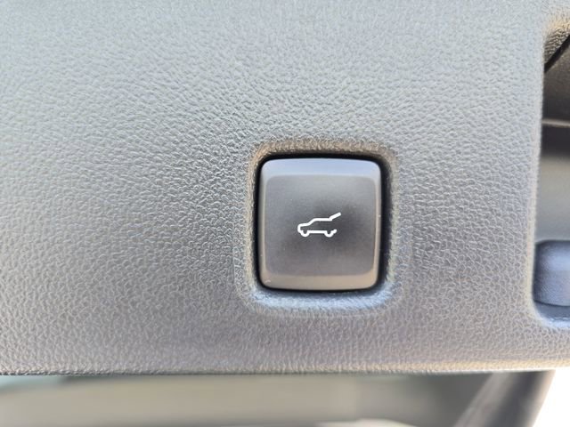 Certified 2024 Ford Escape Platinum w/ Premium Technology Package AWD/4WD image 9