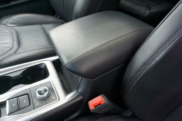 Certified 2023 Ford Explorer Platinum w/ Technology Package AWD/4WD image 28