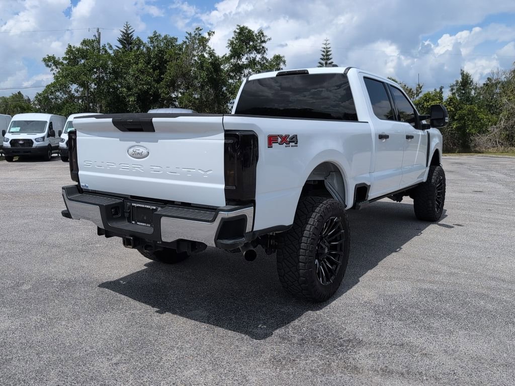 Certified 2024 Ford F250 XLT w/ FX4 Off-Road Package AWD/4WD image 3