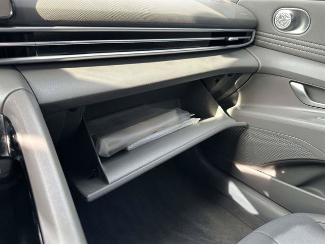 Used 2023 Hyundai Elantra SEL w/ Convenience Package FWD image 25