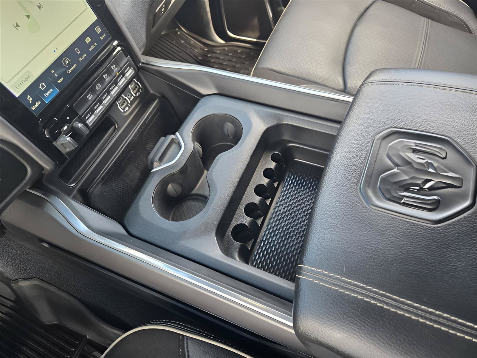 Used 2022 RAM 3500 Laramie AWD/4WD image 19