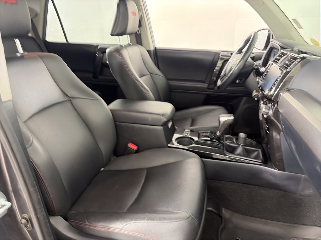 Used 2020 Toyota 4Runner TRD Off-Road Premium w/ Moonroof Package AWD/4WD image 31
