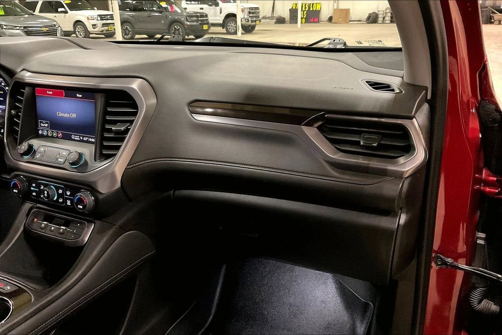 Used 2023 GMC Acadia AT4 w/ Technology Package image 15