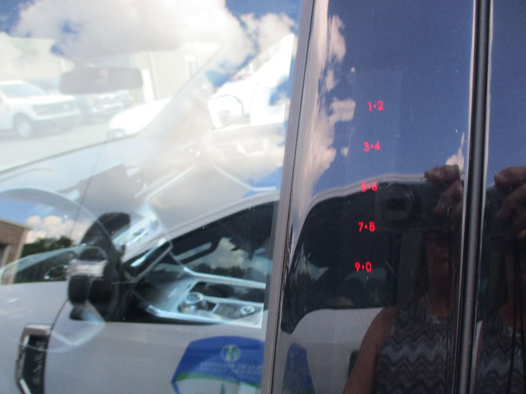 Certified 2022 Ford Explorer XLT w/ Equipment Group 202A image 4