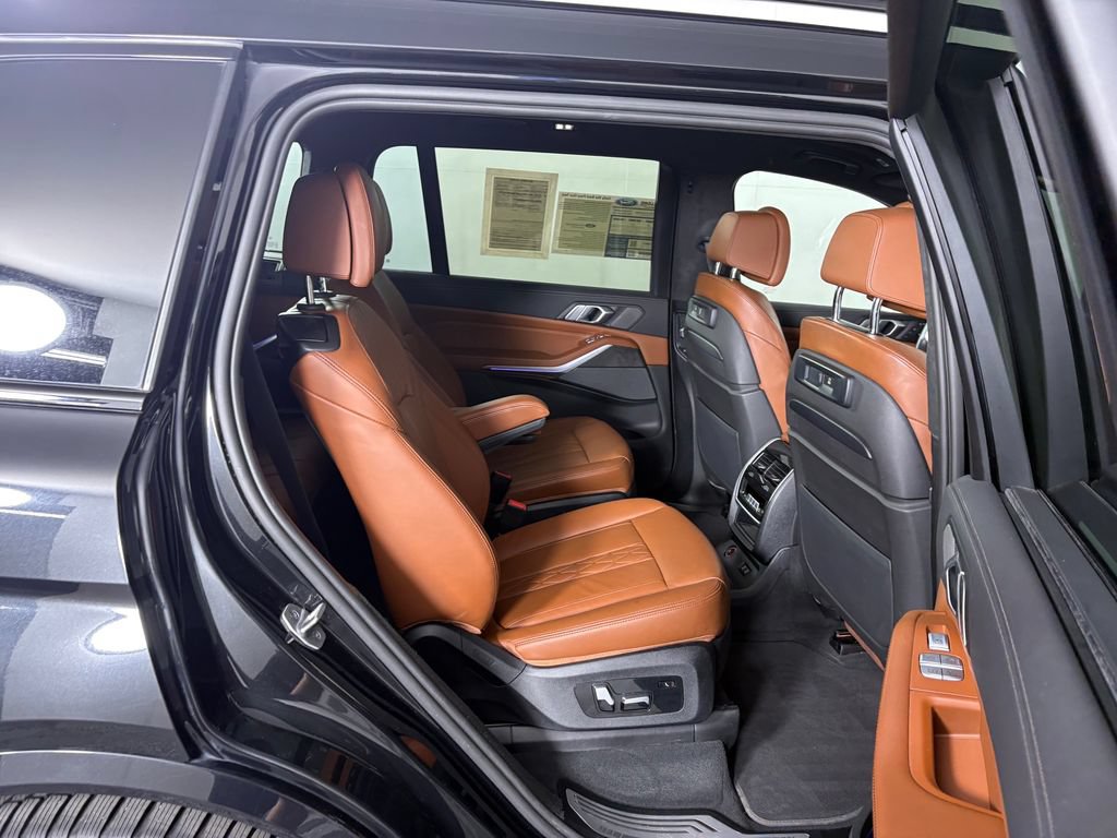 Used 2022 BMW X7 M50i AWD/4WD image 39