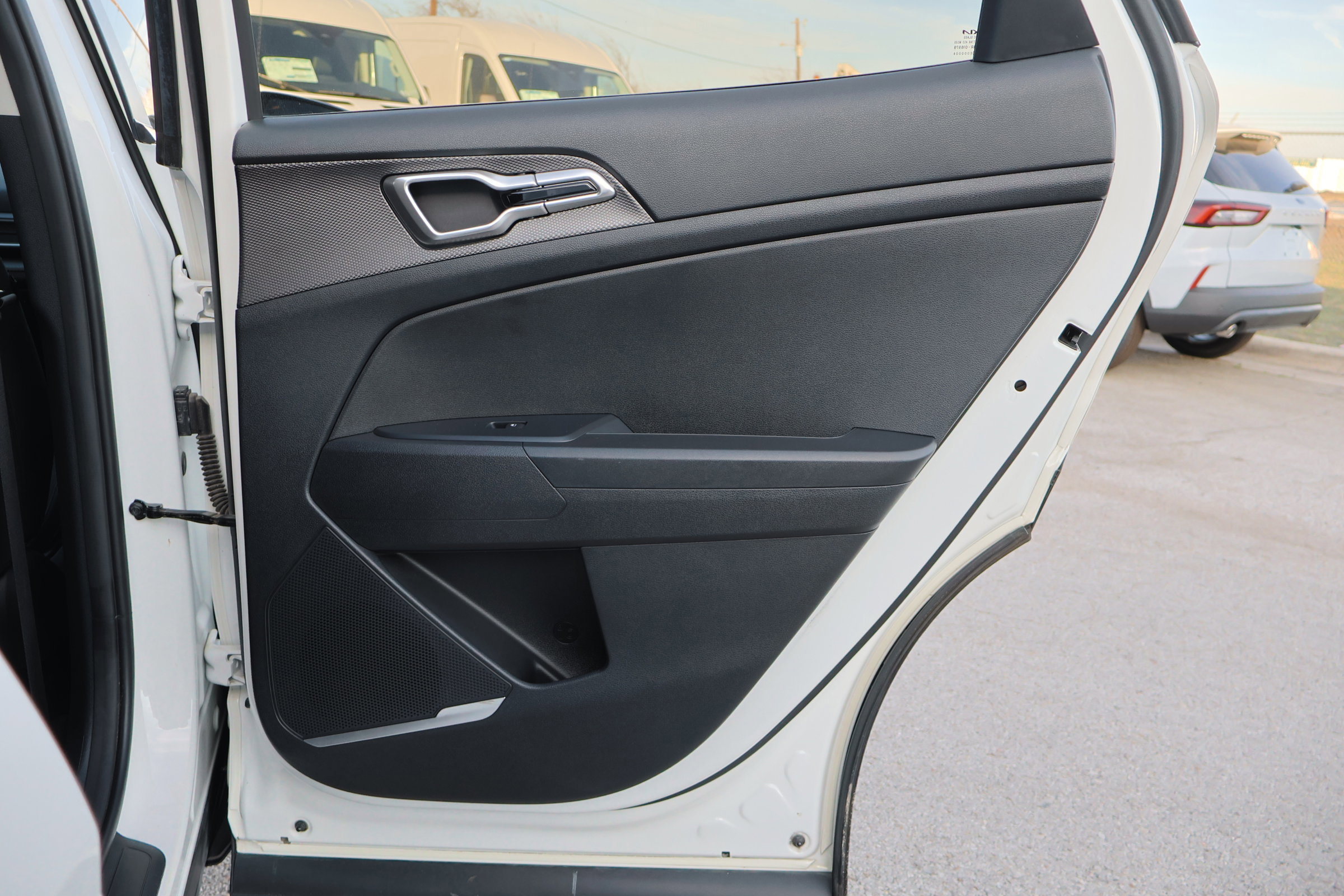 Used 2023 Kia Sportage LX image 32