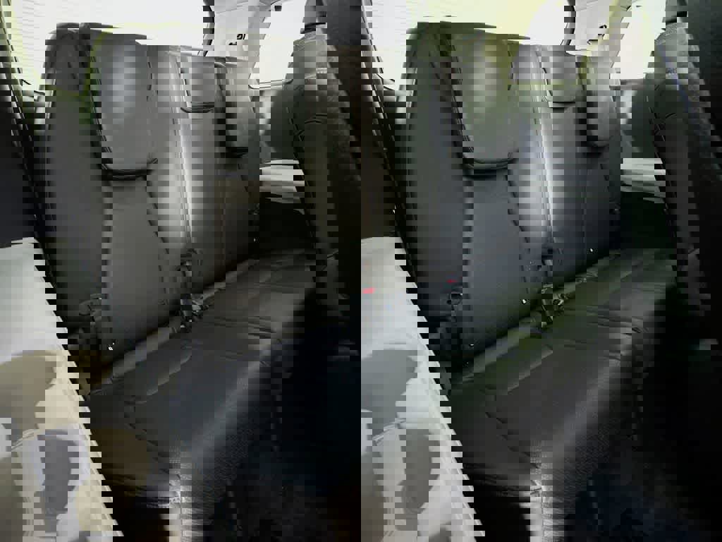 Used 2023 Kia Carnival SX Prestige image 33