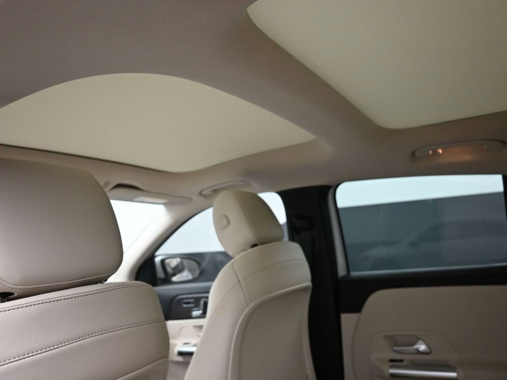 Used 2021 Mercedes-Benz GLA 250 GLA 250 image 25