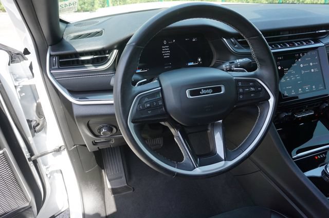 Used 2022 Jeep Grand Cherokee L Laredo RWD image 9