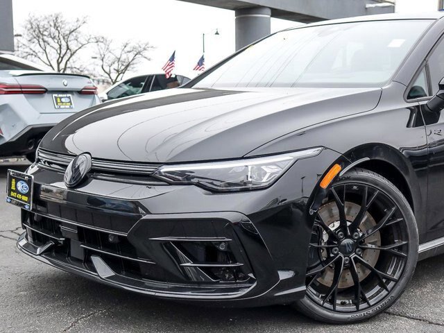 Used 2025 Volkswagen Golf R AWD/4WD image 3