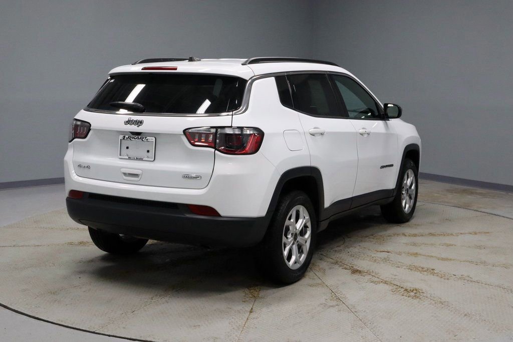 Used 2025 Jeep Compass Latitude image 5