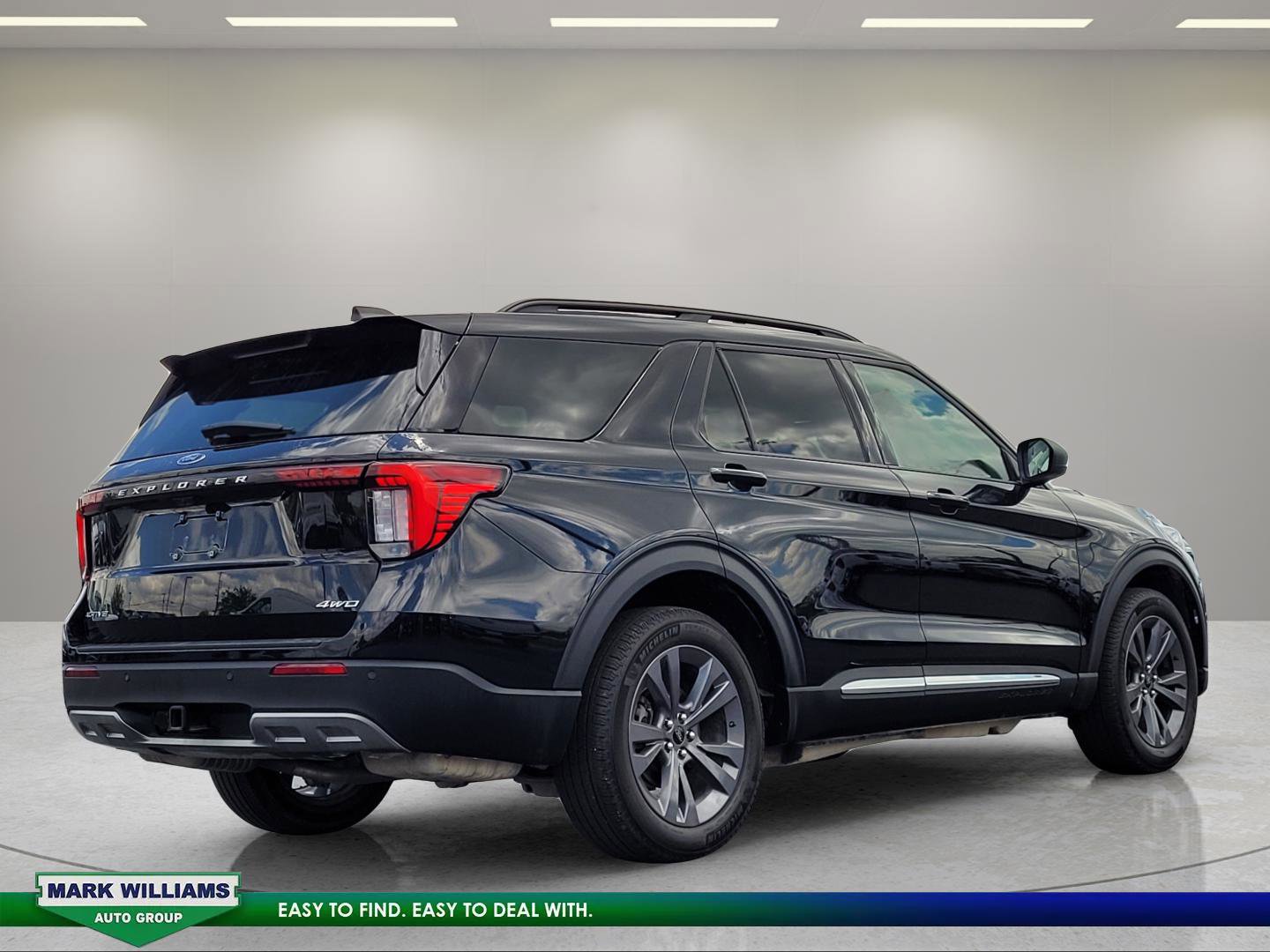 Certified 2025 Ford Explorer Active w/ Active Comfort Package AWD/4WD image 4