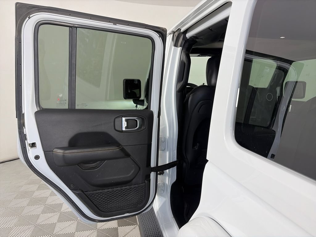 Used 2024 Jeep Wrangler Unlimited Sahara AWD/4WD image 12