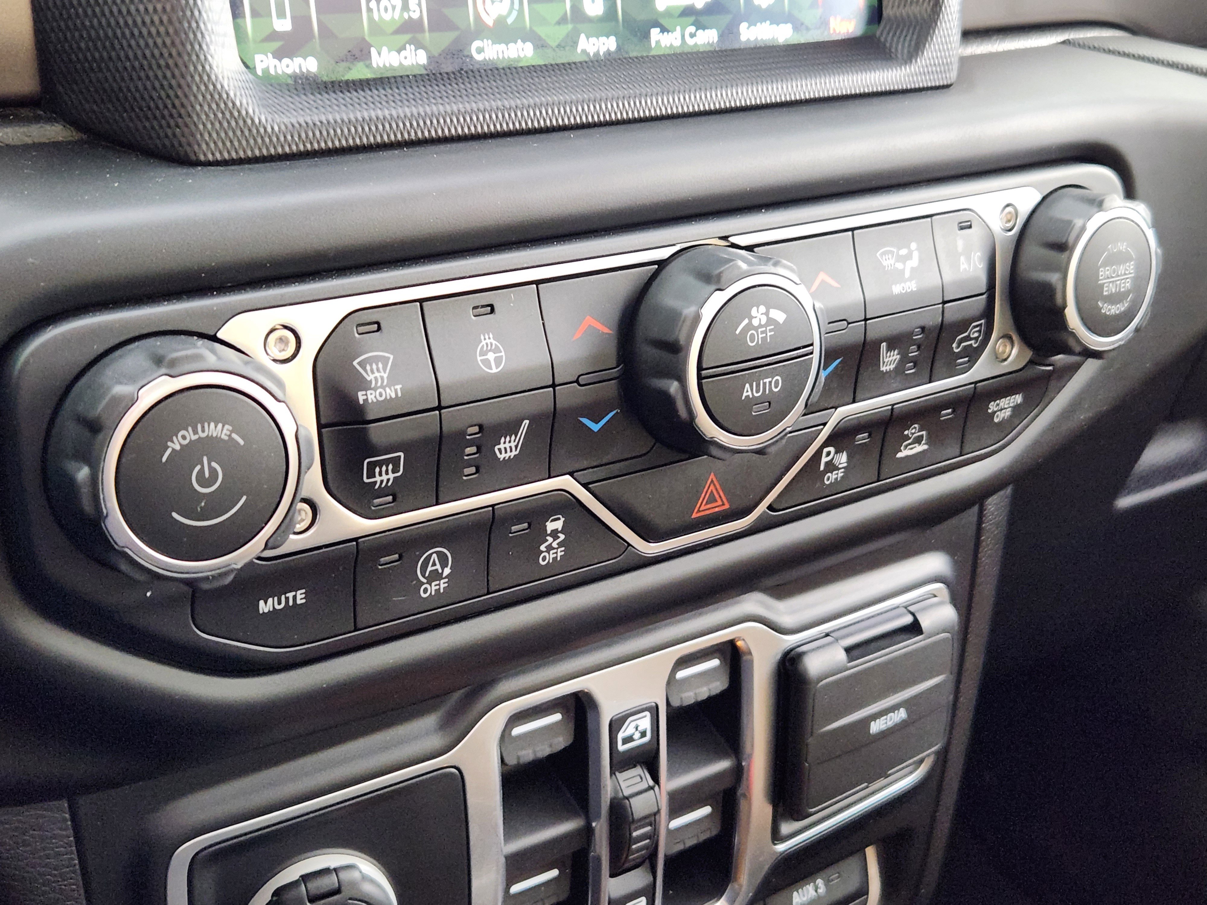 Used 2020 Jeep Gladiator Rubicon w/ Uconnect 4C Nav & Sound Group image 23