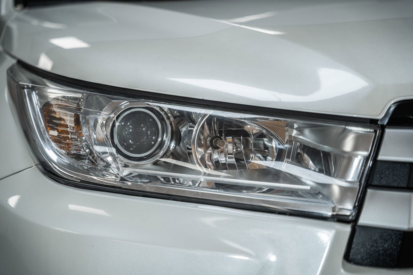 Used 2017 Toyota Highlander Plus w/ Protection Package #3 AWD/4WD image 15