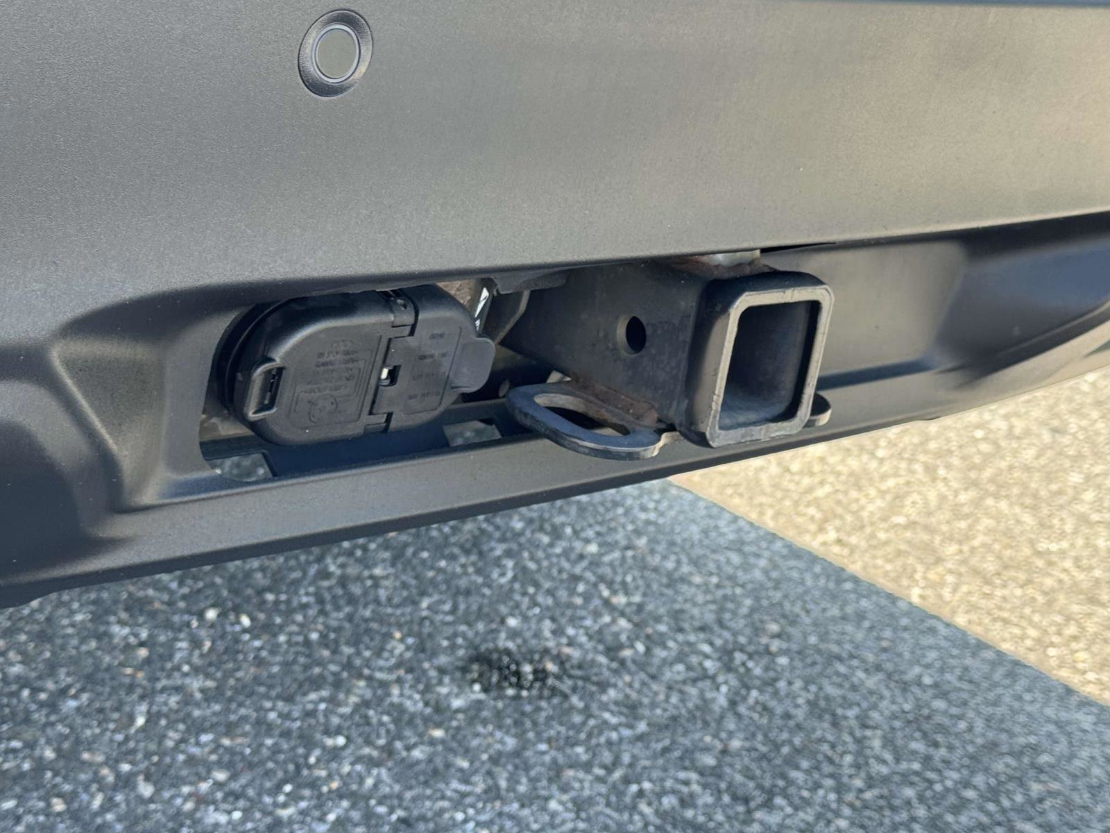 Certified 2022 Ford Explorer XLT w/ Class IV Trailer Tow Package image 8