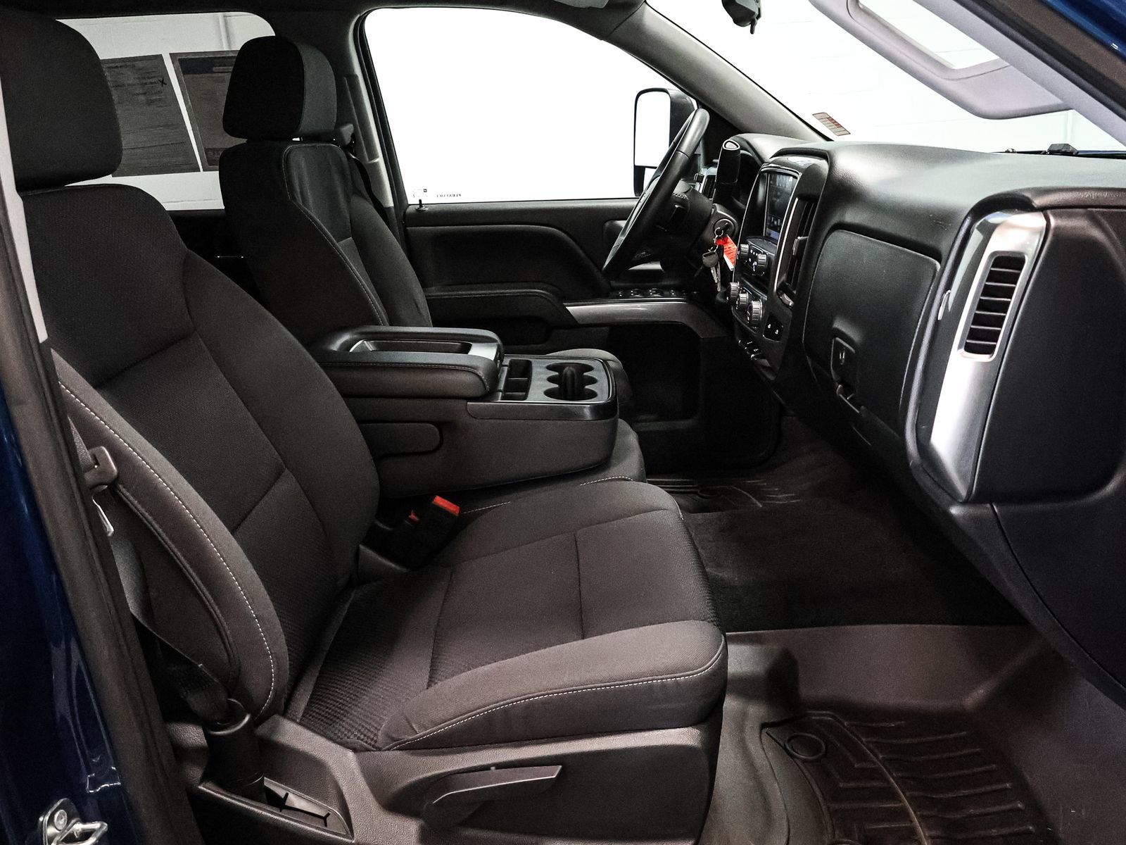 Used 2018 Chevrolet Silverado 1500 LT w/ All Star Edition AWD/4WD image 23