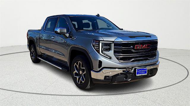 Used 2024 GMC Sierra 1500 SLT image 1