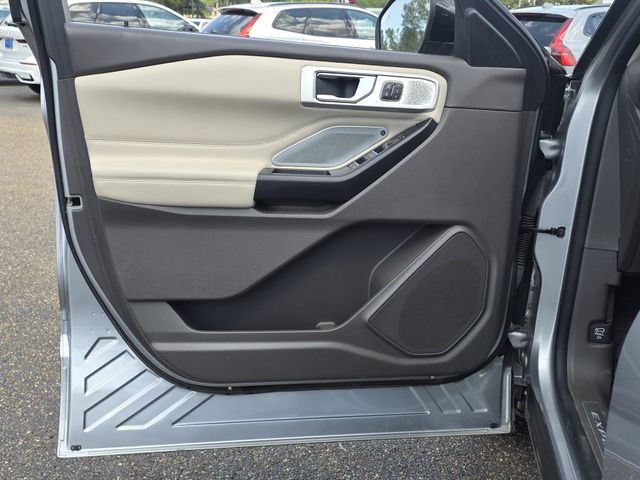 Certified 2020 Ford Explorer Platinum w/ Premium Technology Package AWD/4WD image 16