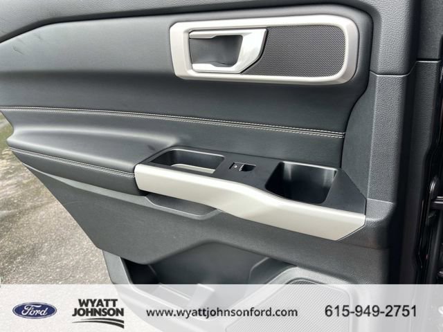 Certified 2022 Ford Explorer XLT w/ Equipment Group 202A image 17