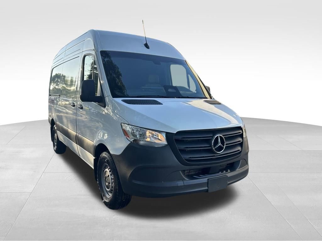 Used 2025 Mercedes-Benz Sprinter 2500 image 2