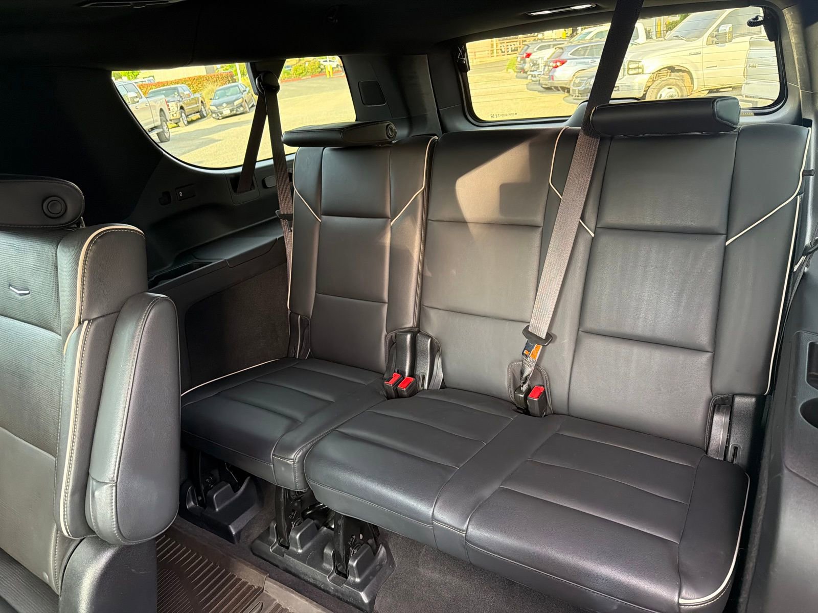 Used 2023 Cadillac Escalade ESV Premium Luxury image 13