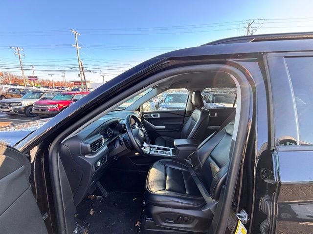 Certified 2020 Ford Explorer XLT w/ Equipment Group 202A image 7