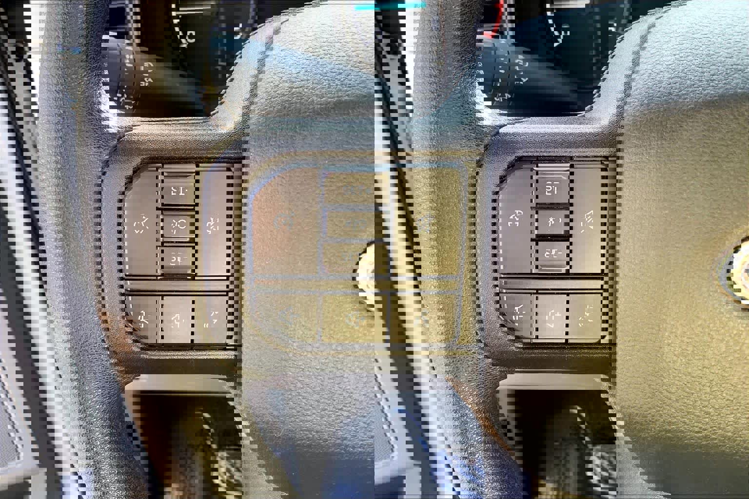 Certified 2025 Ford F350 XLT image 21