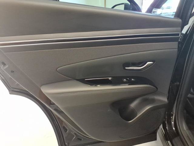 Used 2024 Hyundai Tucson Limited AWD/4WD image 16