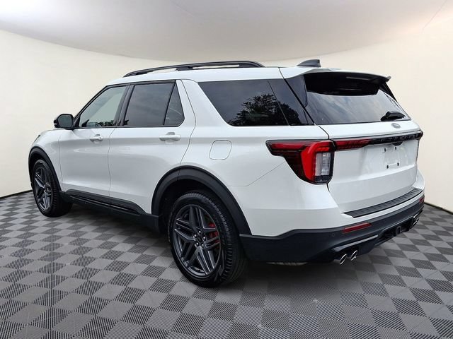 Certified 2025 Ford Explorer ST AWD/4WD image 4