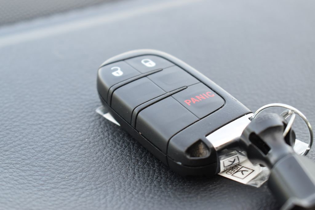 Used 2019 Jeep Compass Sport w/ Tech Group FWD image 12