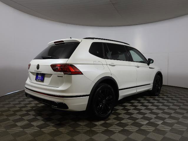 Used 2022 Volkswagen Tiguan SE R-Line image 4