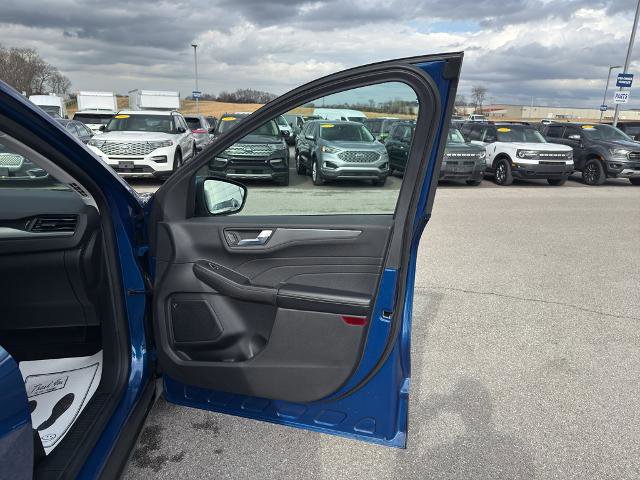 Certified 2022 Ford Escape Titanium image 18