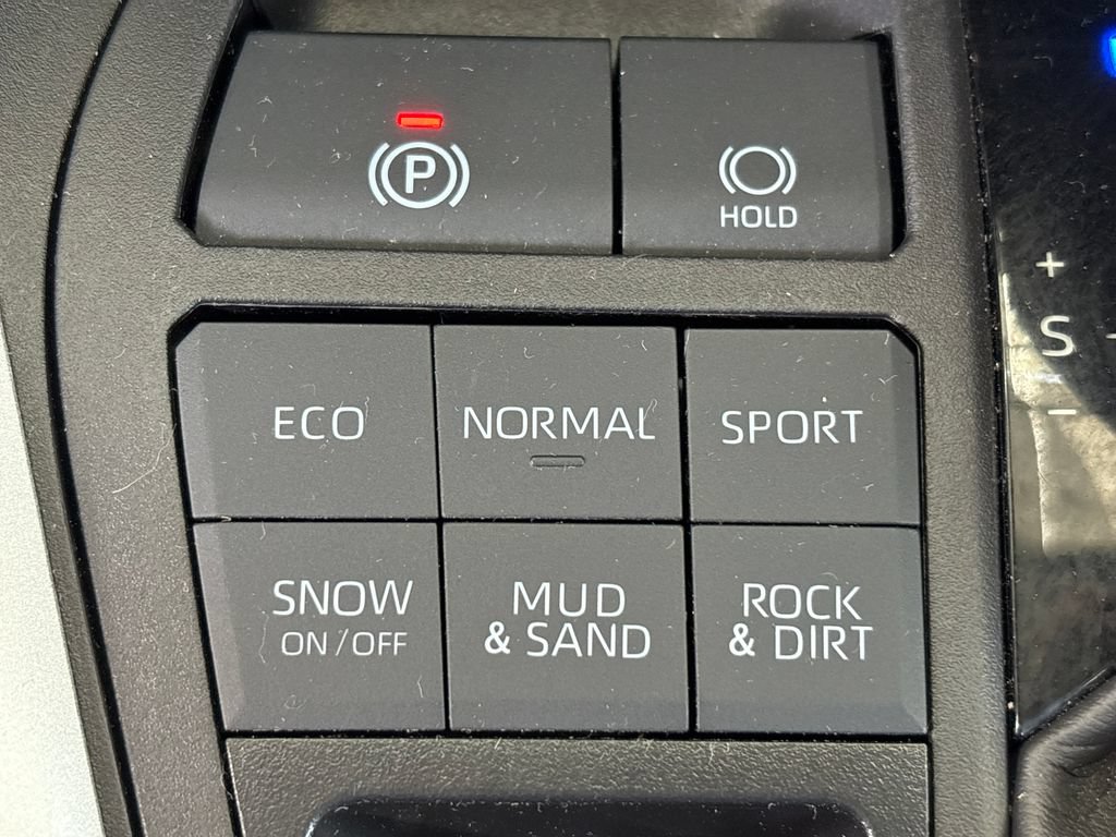 Used 2024 Toyota RAV4 XLE AWD/4WD image 10