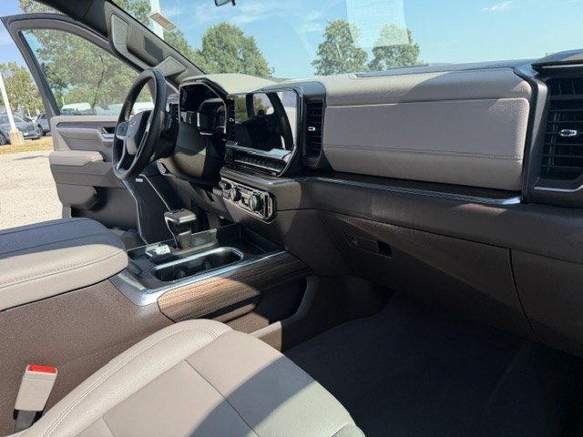 Used 2024 Chevrolet Silverado 1500 LT Trail Boss w/ Convenience Package II AWD/4WD image 42