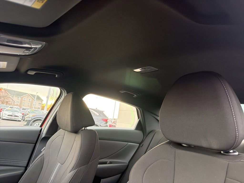 Used 2025 Hyundai Elantra Sport image 7