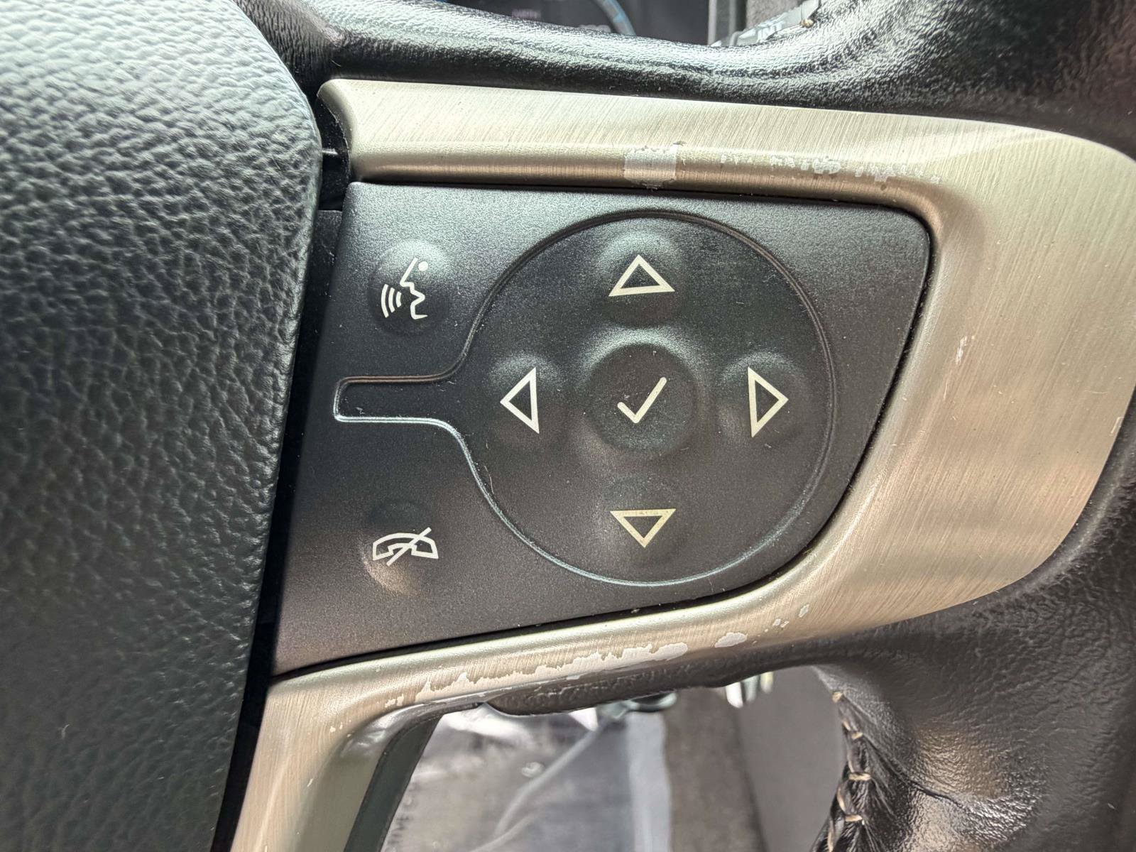 Used 2018 GMC Canyon Denali RWD image 13