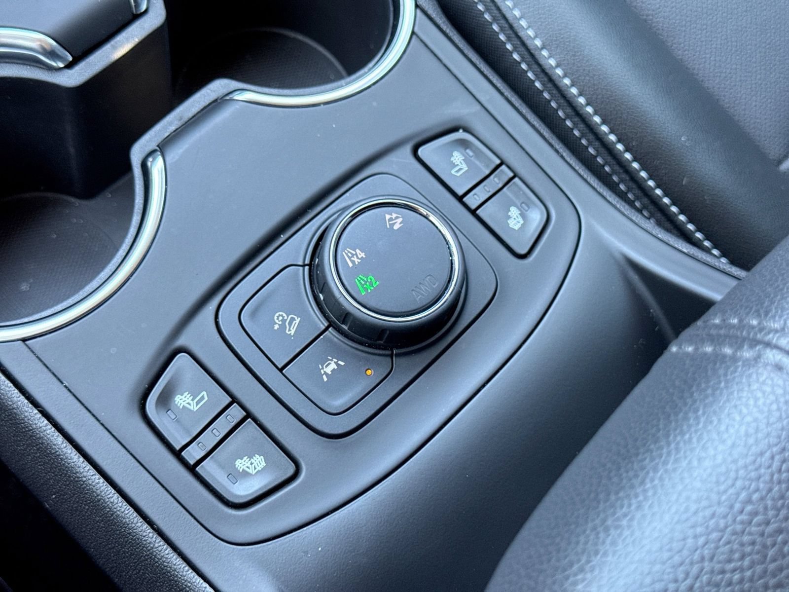 Used 2024 GMC Terrain SLT w/ Elevation Edition AWD/4WD image 37