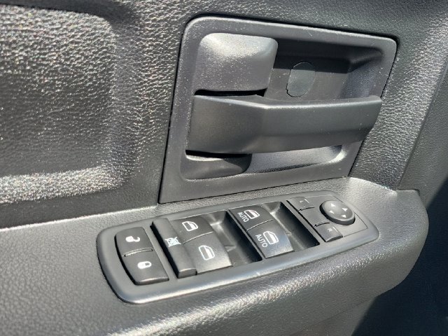 Used 2017 RAM 1500 Express RWD image 22