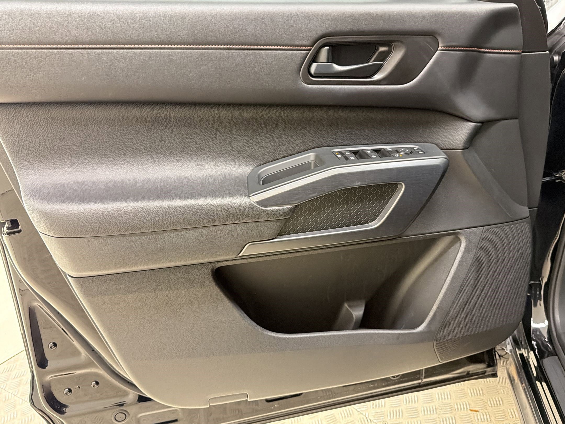 Used 2023 Nissan Pathfinder Rock Creek image 14