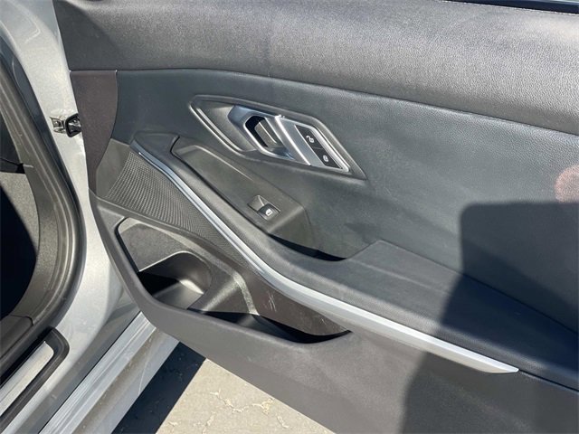 Used 2023 BMW 330i Sedan w/ Driving Assistance Package image 33