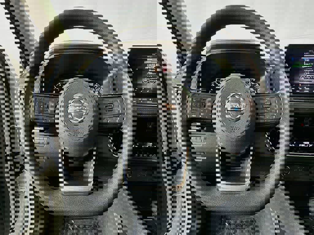 Used 2022 Nissan Rogue SV image 19