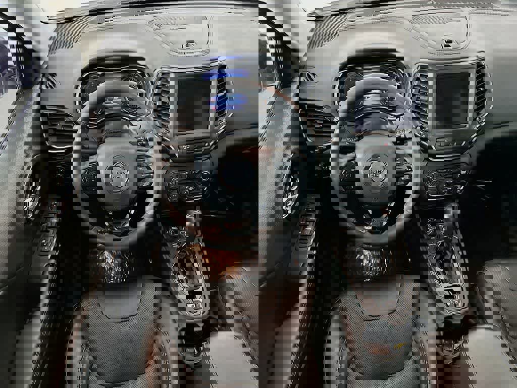 Used 2023 Jeep Cherokee Altitude Lux image 13