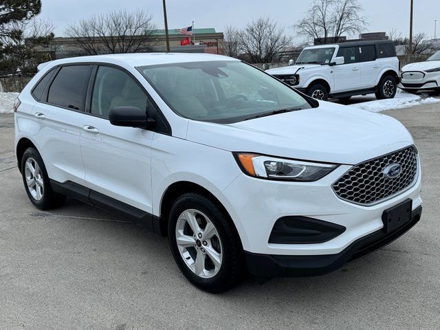 Certified 2024 Ford Edge SE image 8
