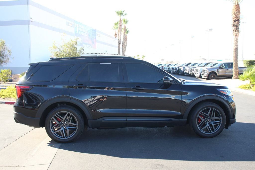 Certified 2025 Ford Explorer ST AWD/4WD image 10