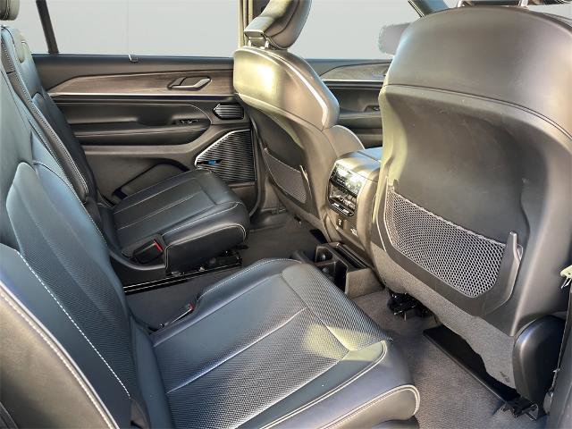Used 2021 Jeep Grand Cherokee L Overland w/ Luxury Tech Group IV image 18