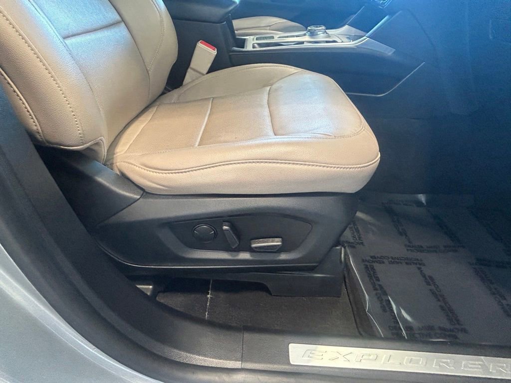 Certified 2023 Ford Explorer Limited w/ Equipment Group 301A image 26