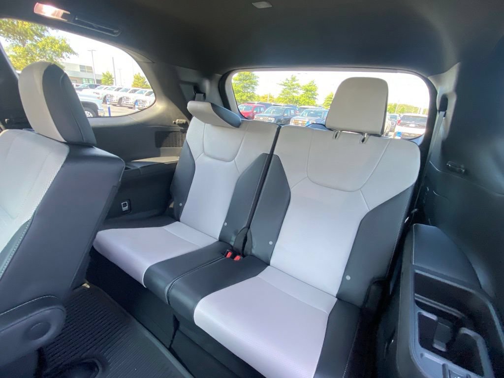 Used 2025 Lexus TX 500h AWD w/ Technology Package image 25
