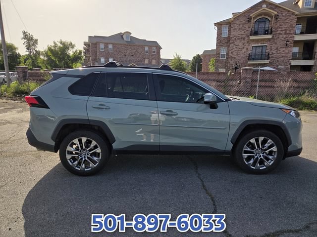 Used 2020 Toyota RAV4 XLE Premium FWD image 4