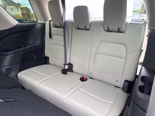 Used 2022 Nissan Pathfinder SL w/ Cargo Package AWD/4WD image 38